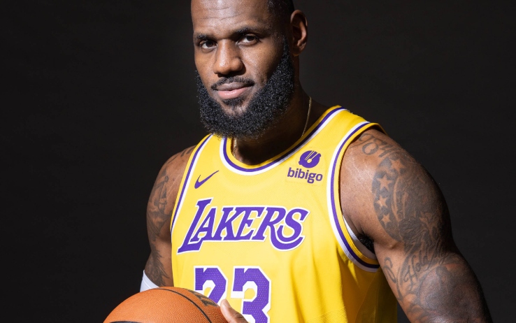 NBA, Cleveland celebra LeBron con un video, lui si commuove | Sky Sport
