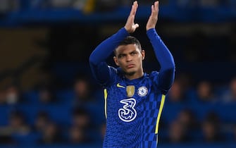 epa09874268 Chelsea's Thiago Silva greets supporters ahead of the UEFA Champions League quarter final, first leg soccer match between Chelsea FC and Real Madrid in London, Britain, 06 April 2022.  EPA/NEIL HALL