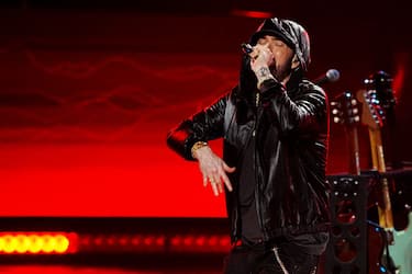 LOS ANGELES, CALIFORNIA - NOVEMBER 05: Inductee Eminem performs on stage during the 37th Annual Rock & Roll Hall Of Fame Induction Ceremony at Microsoft Theater on November 05, 2022 in Los Angeles, California. (Photo by Jeff Kravitz/FilmMagic)