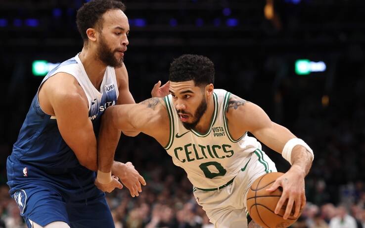 Celtics, Tatum si prepara per la ripresa della stagione con un nuovo look!