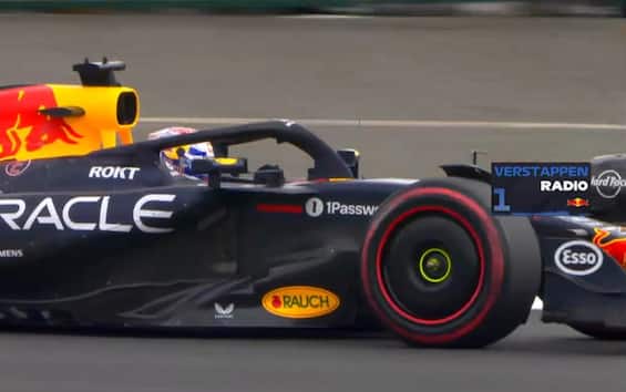https://static.sky.it/editorialimages/1d9449bb49a7f7ff25baeed7d15ecb14cf4058fe/skysport/it/motori/formula-1/video/2025/07/05/f1-gp-silverstone-2025-verstappen-pole-team-radio/f1_team_radio_verstappen_silverstone_2025.jpg?im=Resize,width=565