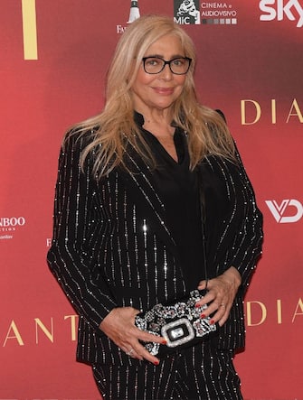 07-diamanti-film-cast-webphoto - 1