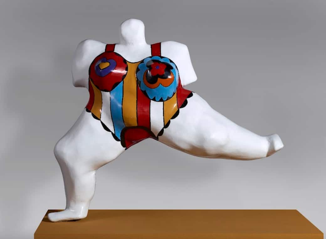 Niki de Saint Phalle, Nana-Fontaine type, ou Dancer, 1966, Résine polyester peinte, 120 × 143 × 55 cm, Colección Banco Santander © 2025 Niki Charitable Art Foundation / Adagp, Paris