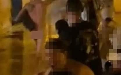 Nardò, turista nudo in strada per addio al celibato rischia linciaggio