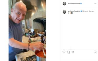 Anthony Hopkins si diverte a Roma