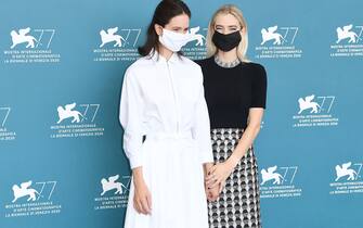 VENICE, ITALY - SEPTEMBER 06: (L-R) Katherine Waterston and Vanessa Kirby attend the photocall of the movie "The World To Come" at the 77th Venice Film Festival on September 06, 2020 in Venice, Italy. (Photo by Daniele Venturelli/WireImage,)
