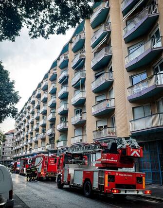 Un incendio in un appartamento di Lungo Po Antonelli. Torino 24 ottobre 2023 ANSA/TINO ROMANO