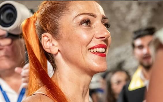 La fisica Gabriella Greison insultata sui social per una scollatura a un evento a Taormina