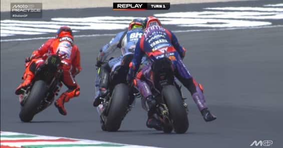 https://static.sky.it/editorialimages/1e7d07d13b41cd873bb40da13d351768ac4b0fb5/skysport/it/motori/motogp/video/2025/06/20/motogp-gp-italia-mugello-miller-aldeguer-lungo/OG_SOCIAL_miller_tamponamento.jpg?im=Resize,width=565