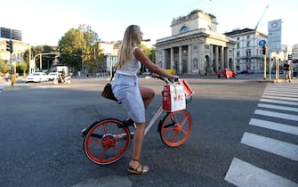 Foto LaPresse - Stefano Porta
27/08/2018 Milano ( Mi )
Cronaca
Bike Sharing Mobike in Porta Venezia