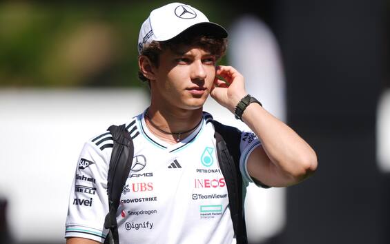 https://static.sky.it/editorialimages/1ee71575101a249ef125426789b92a4cce06bbb2/skysport/it/motori/formula-1/video/2025/05/29/f1-gp-spagna-antonelli-mercedesintervista-video/f1_ipa_antonelli_barcellona_2025.jpg?im=Resize,width=565