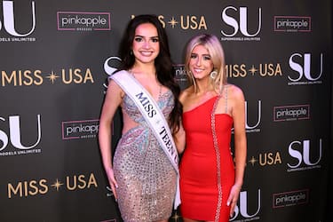 NEW YORK, NEW YORK - FEBRUARY 10: (L-R) Miss Teen USA 2023, UmaSofia Srivastava and Brynn Wilson attend Supermodels Unlimited Magazine Presents: Billboards Over Broadway - NYFW Celebrity Event at Nebula Nightclub on February 10, 2024 in New York City. (Photo by Chance Yeh/Getty Images for Supermodels Unlimited)