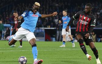    Napoli's forward Victor Osimhen (L) and  Milan s defender Fikayo Tomori (R)   in action during the UEFA Champions League quarter-final second  leg match between SSC Napoli and AC Milan  at  Diego Armando Maradona'stadium in Naples, Italy,  18 april 2023  
ANSA / CESARE ABBATE