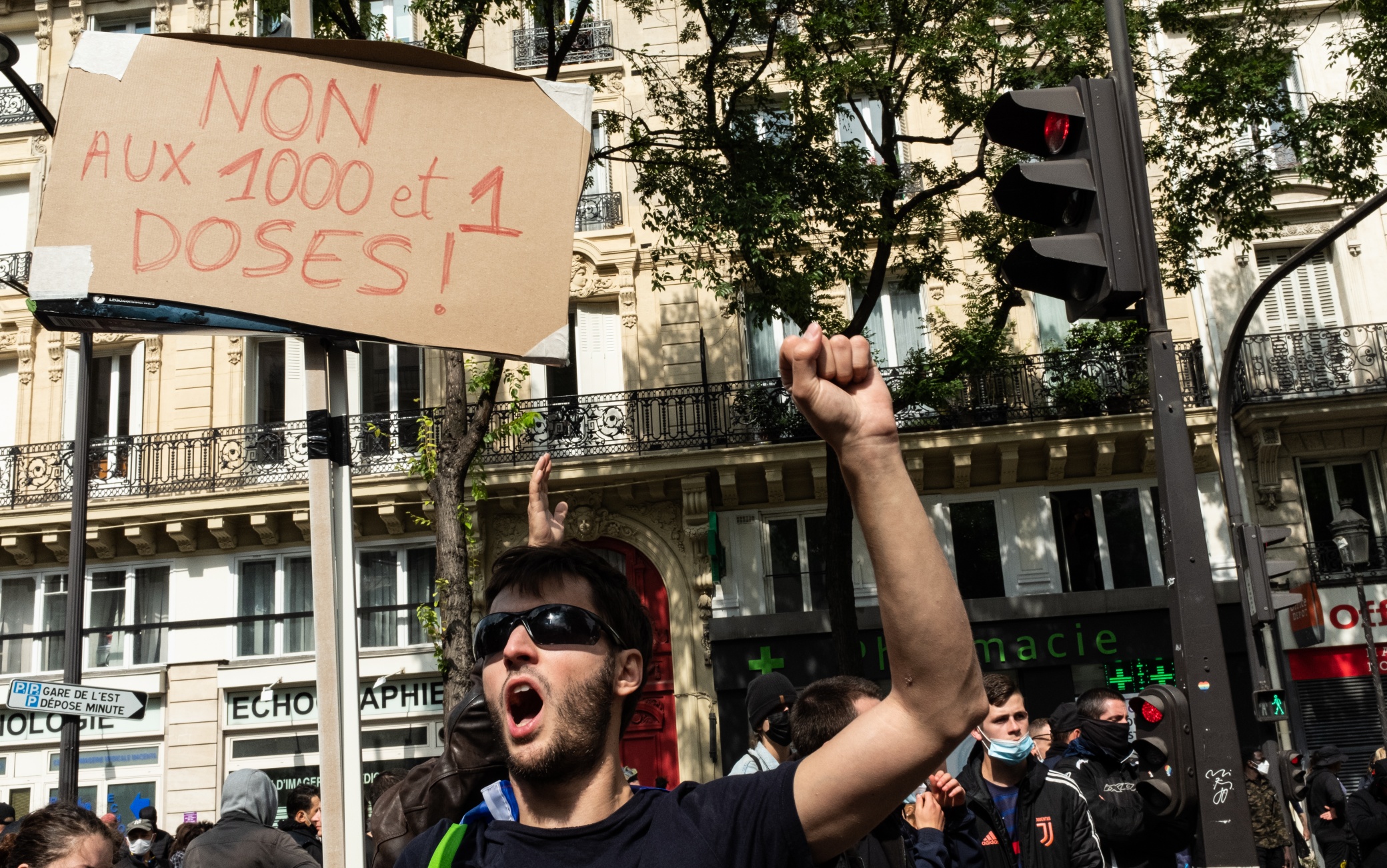 Green pass, proteste in Francia per le misure introdotte da Macron