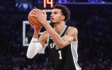 NEW YORK KNICKS vs SAN ANTONIO SPURS 117-114