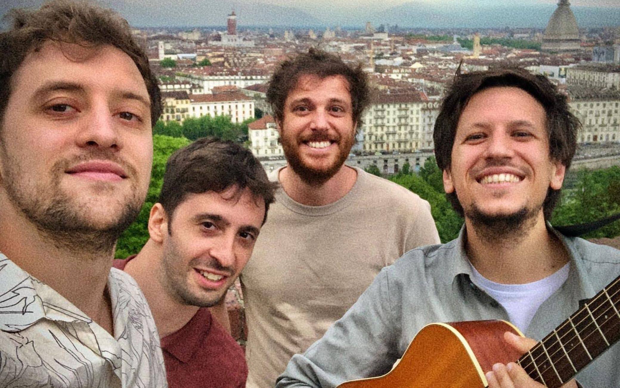 Eugenio in via di gioia Terra è il nuovo singolo, la prima canzone d'amore