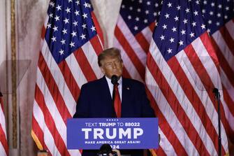 “Il ritorno dell’America inizia ora”: con queste parole, nella sua residenza di Mar-a-Lago Donald Trump dà il via alla campagna elettorale in vista del 2024