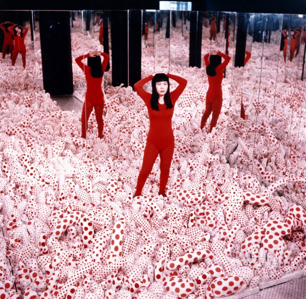 gb20_p_kusama_infinity_mirror_room_phallis_field.jpg