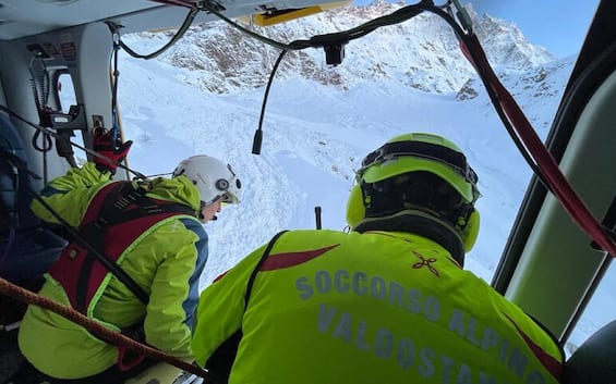 Aosta, scialpinista morto sul monte Paramont. Era da solo, l