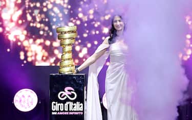 epa12081687 The overall winner's trophy is presented on stage at the end of the Teams Presentation for the Giro d'Italia cycling tour, in Skenderbej Square in Tirana, Albania, 07 May 2025. The Giro d'Italia 2025 will start on 09 May 2025 in Durres, Albania.  EPA/GEORGI LICOVSKI