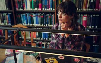01_sex_education_4_netflix - 1