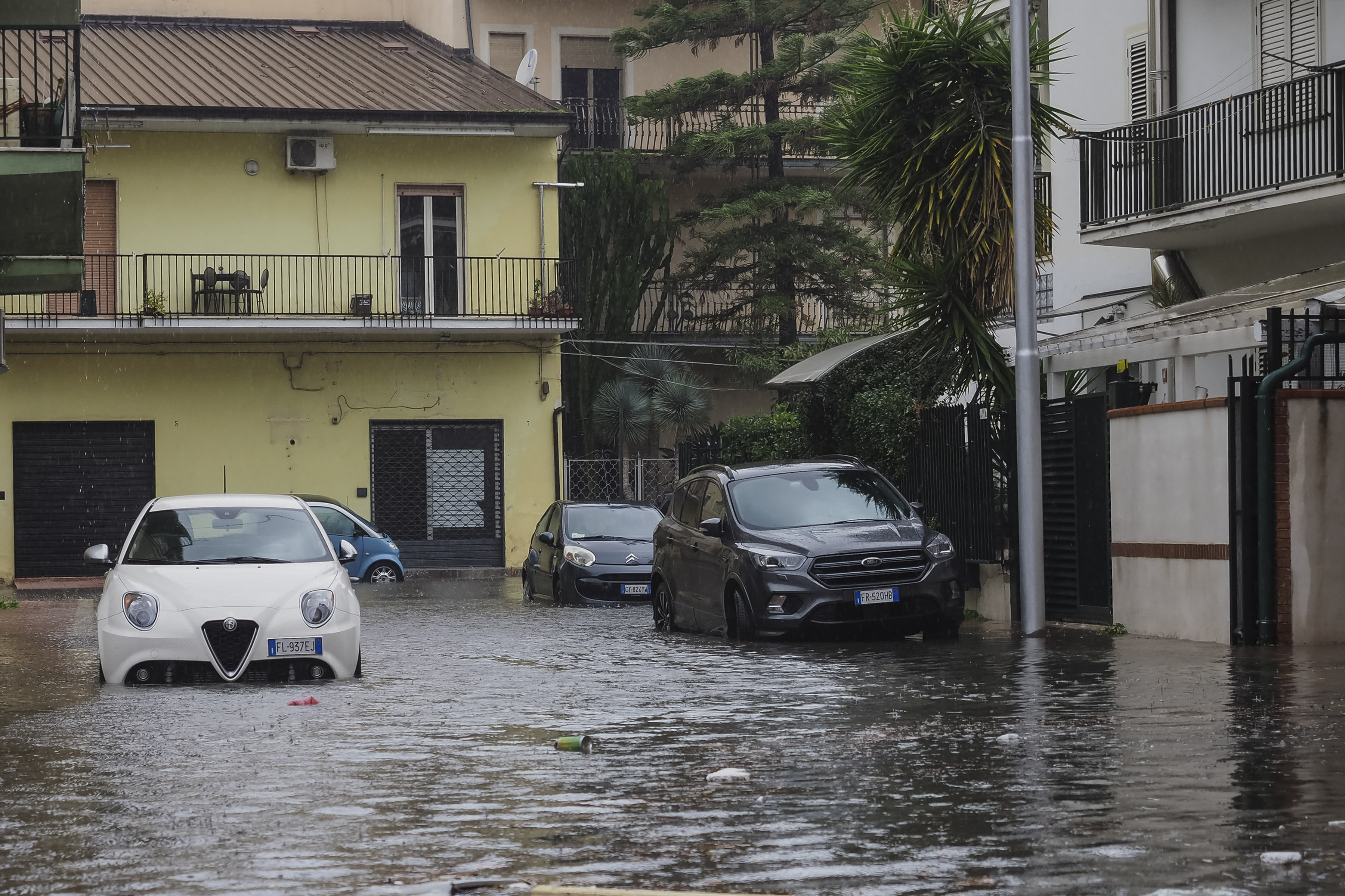 Corigliano Rossano, allagamenti frane e smottamenti in tutta l’ area della fascia Jonica della Calabria sud Italia, causati dall’ ondata di maltempo che sta colpendo tutta la Calabria