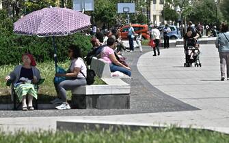 Campi Flegrei, gente in strada