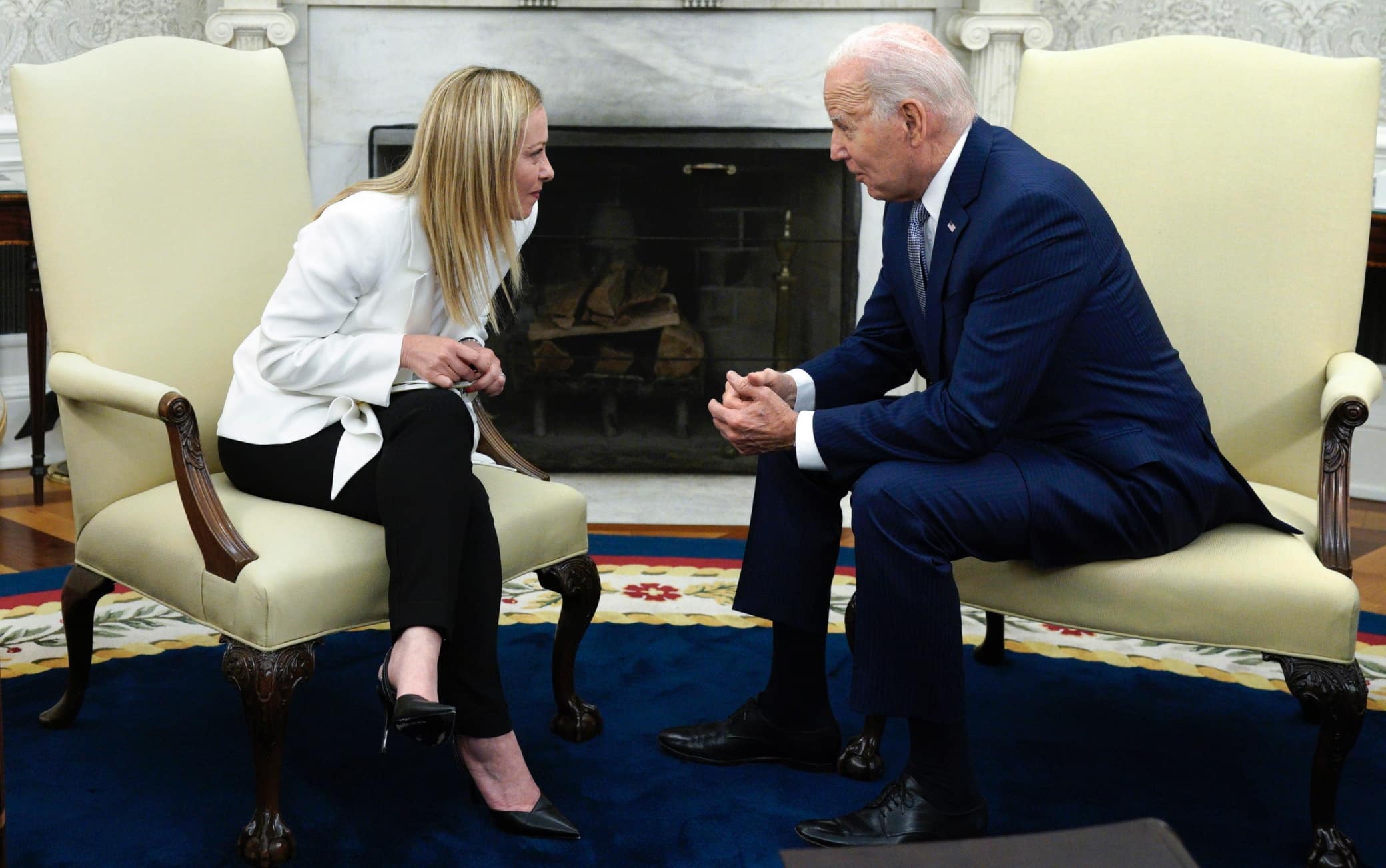 Giorgia Meloni con Joe Biden alla Casa Bianca