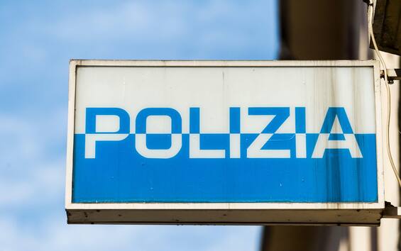 Polizia chiude 