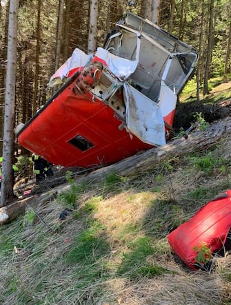 La cabina della funivia Stresa-Mottarone precipitata il 23 maggio