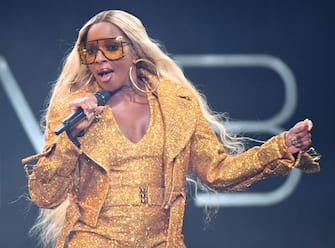 LAS VEGAS, NEVADA - AUGUST 16:  Recording artist Mary J. Blige performs at The Joint inside the Hard Rock Hotel & Casino on August 16, 2019 in Las Vegas, Nevada.  (Photo by Ethan Miller/Getty Images)