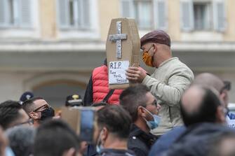 Piazza Montecitorio sit in di protesta dei venditori ambulanti e fieristi