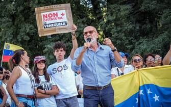 Alessandro Litta Modignani alla protesta dei venezuelani contro il dittatore Maduro in piazza Castello, Milano 17 Agosto 2024
ANSA/MATTEO CORNER 