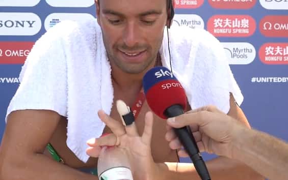 https://static.sky.it/editorialimages/216e4a51a355afefaf70ca8adcf33cbd20b076cd/skysport/it/altri-sport/nuoto/video/2025/07/18/paltrinieri-mondiali-nuoto-5-km-intervista-video/paltrinieri_dito_screen.jpg?im=Resize,width=565