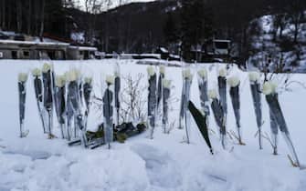 Commemorazione delle vittime dell'Hotel Rigopiano. Farindola, Pescara, 18 gennaio. ANSA/EMANUELE VALERI
