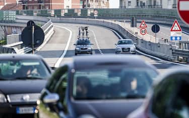 Traffico moderato sulla autostrada A6 Torino-Savona, in direzione Torino, nella giornata del 20 agosto 2023, individuata come data clou per il controesodo estivo. ANSA/JESSICA PASQUALON (autostrade, ANAS, generica, generiche, cartelli, asfalto)
