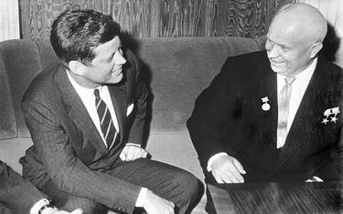 VIENNA, AUSTRIA - JUNE 04: John Fitzgerald Kennedy and Nikita Khrushchev meeting in Vienna for an friendly discussion, but the respective positions of the United States and the Soviet Union remained irreconcilable since the invasion at the Bay of Pigs in Cuba on June 04, 1961 in Vienna, Austria. (Photo by Keystone-France/Gamma-Rapho via Getty Images)