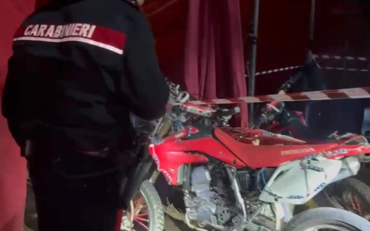 napoli scontro tra due stuntman durante spettacolo al circo un morto