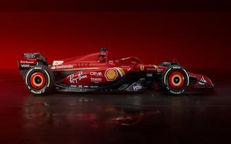 Le prime immagini della nuova SF-24, la vettura con cui la scuderia Ferrari affronterà la stagione 2024 di Formula 1 al via il 2 marzo in Bahrain, Bologna, 13 Febbraio 2024. X/FERRARI

+++ATTENZIONE LA FOTO NON PUO' ESSERE PUBBLICATA O RIPRODOTTA SENZA L'AUTORIZZAZIONE DELLA FONTE DI ORIGINE CUI SI RINVIA+++ +++NO SALES; NO ARCHIVE; EDITORIAL USE ONLY+++NPK+++