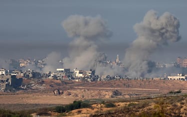 epa11008549 Smoke rises after an explosion on the northern part of the Gaza Strip, as seen from Sderot, southern Israel, 03 December 2023. Israeli Air Force (IAF) fighter jets and helicopters struck targets in the Gaza Strip overnight, the IDF announced on 03 December, adding that over the last day IDF naval troops struck Hamas targets. Israeli forces hit targets in the Gaza Strip after a weeklong truce expired on 01 December. More than 15,000 Palestinians and at least 1,200 Israelis have been killed, according to the Gaza Government media office and the Israel Defense Forces (IDF), since Hamas militants launched an attack against Israel from the Gaza Strip on 07 October, and the Israeli operations in Gaza and the West Bank which followed it.  EPA/ATEF SAFADI