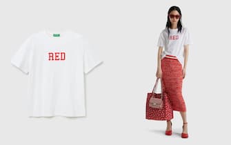 T-shirt con stampa lettering