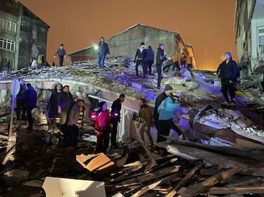 MALATYA, TURKIYE - FEBRUARY 6: A view of the destroyed buildings after earthquakes jolts Turkiye's provinces, on February 6, 2023 in Malatya, Turkiye. Search and rescue works continue in the areas. The 7.4 magnitude earthquake jolted TurkiyeÃ¢s southern province of Kahramanmaras early Monday, according to the country's disaster agency. It was followed by a magnitude 6.4 quake that struck southeastern Gaziantep province. A third earthquake with a 6.5 magnitude also hit Gaziantep. (Photo by Volkan Kasik/Anadolu Agency via Getty Images)