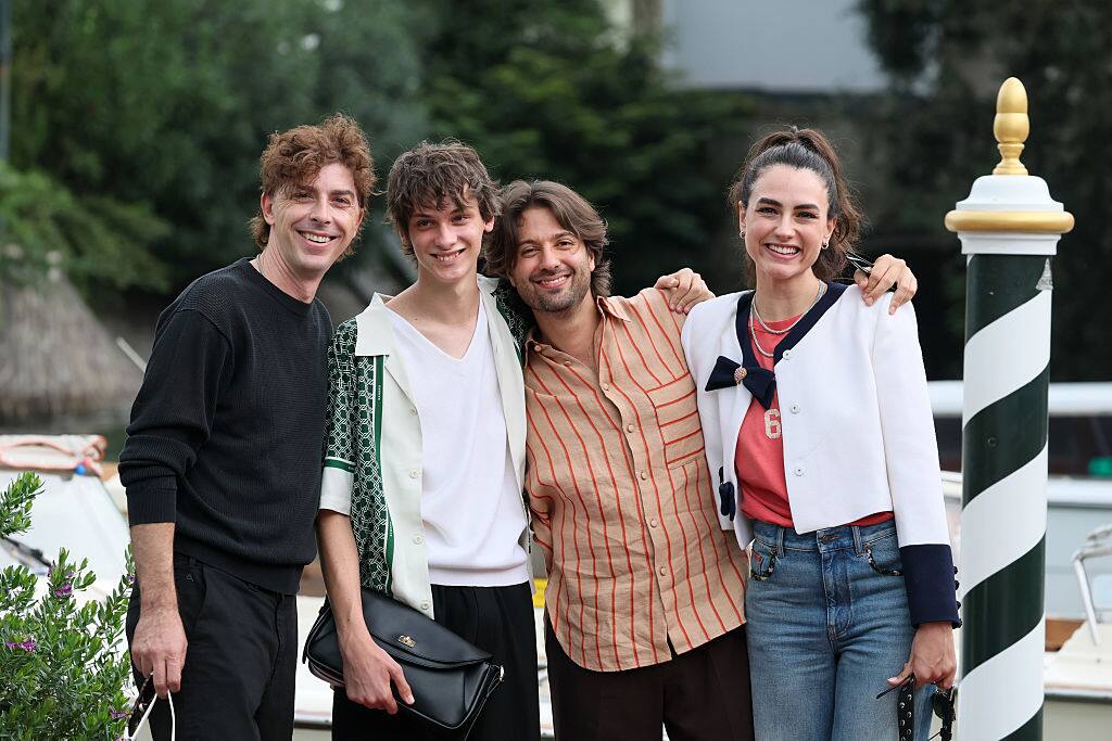 Nella foto, Michele Riondino, Giulio Feltri, Paolo Strippoli e Romana Maggiora Vergano sbarcano all'Hotel Excelsior e posano sorridenti per i fotografi Mostra del Cinema di Venezia, terza giornata del Festival