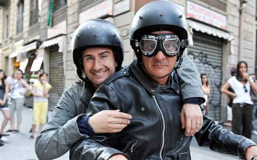 Una foto di scena di 'Benvenuti al Nord'. Il film di Luca Miniero uscira' in sala il 18 gennaio 2012. Nel cast Claudio Bisio, Alessandro Siani, Angela Finocchiaro e Valentina Lodovini. ANSA/ UFFICIO STAMPA STUDIO NOBILE SCARAFONI   +++ NO SALES - EDITORIAL USE ONLY +++

 