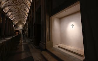 This photo taken and handout on April 27, 2025 by The Vatican Media shows the tomb of Pope Francis at Santa Maria Maggiore basilica in Rome. ANSA/VATICAN MEDIA +++ NPK +++ NO SALES, EDITORIAL USE ONLY +++