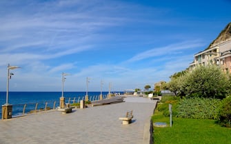 Deiva Marina is a small seaside resort of the Eastern Italian Riviera and a very good starting point for excursions to the famous Cinque Terre and Portofino. In September its embankment is almost empty.