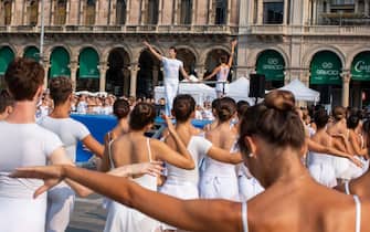 ondance milano roberto bolle piazza duomo ballo in bianco