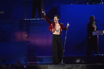 epa10461852 Harry Styles performs during the 2023 BRIT Awards ceremony at The O2 arena in London, Britain, 11 February 2023. The annual pop music awards are presented by the British Phonographic Industry (BPI).  EPA/NEIL HALL