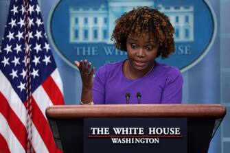 “Le frasi Di Donald Trump sono antisemite e noi le condanniamo, come condanniamo l’antisemitismo sempre”. Lo ha detto la portavoce della Casa Bianca, Karine Jean-Pierre, in un briefing con la stampa a proposito dell’attacco del tycoon contro gli ebrei americani