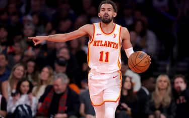 YOUNG GUIDA LE GUARDIE DEGLI HAWKS